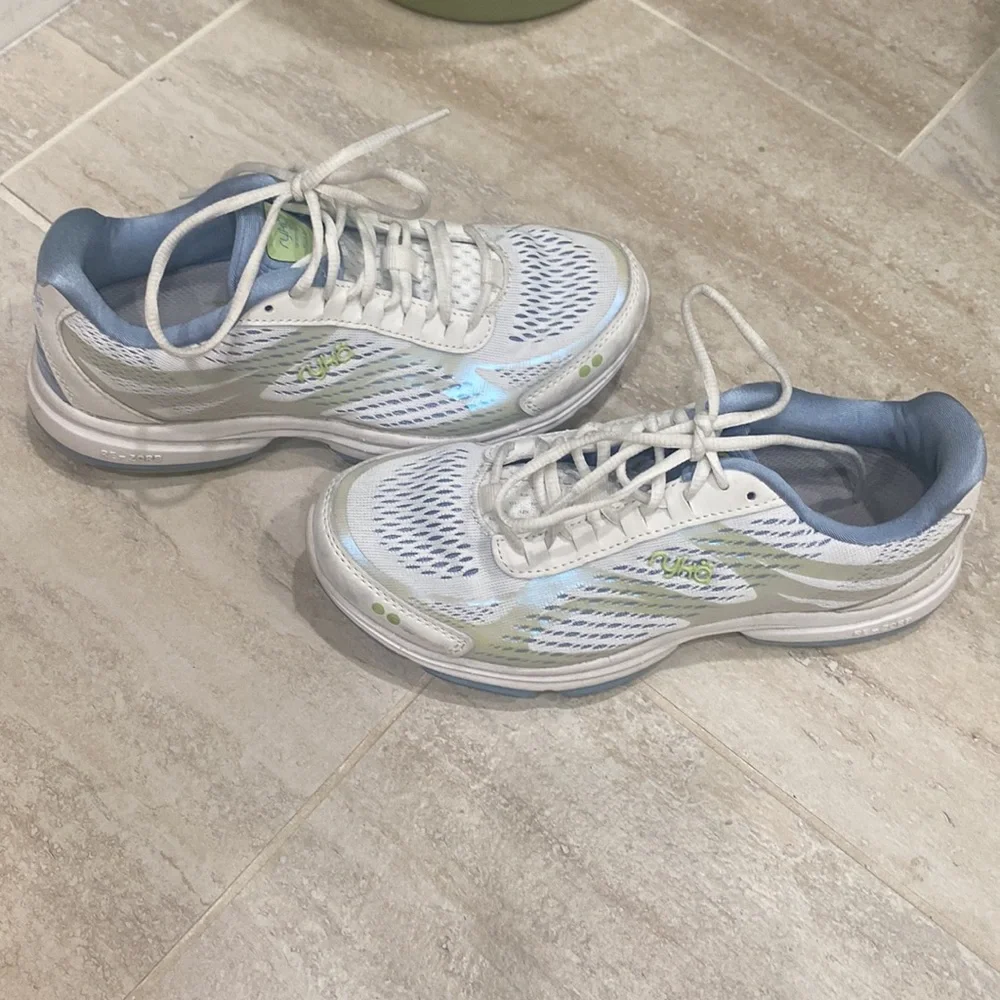 Ryka Devotion Plus 2 Walking Shoe size 6